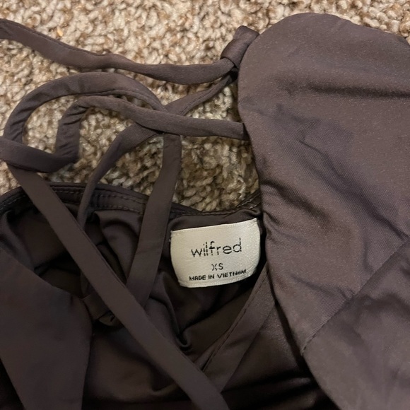 Aritzia criss cross back bodysuit - Picture 2 of 3